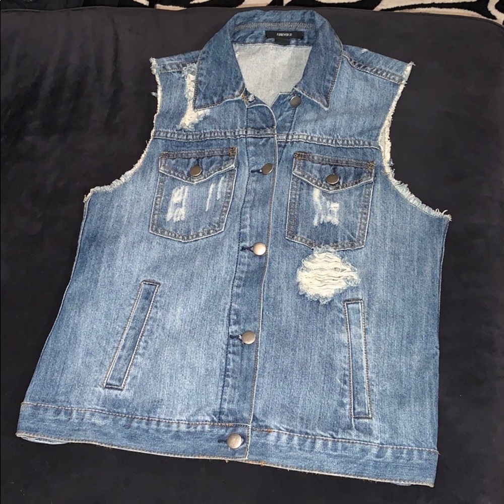 Forever 21 Distressed Denim Vest Size Medium